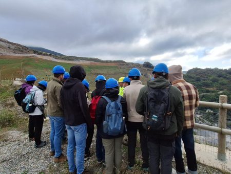 Magnesitas Navarras recibe por cuarto año a alumnos y alumnas del Instituto Bioma de la Universidad de Navarra